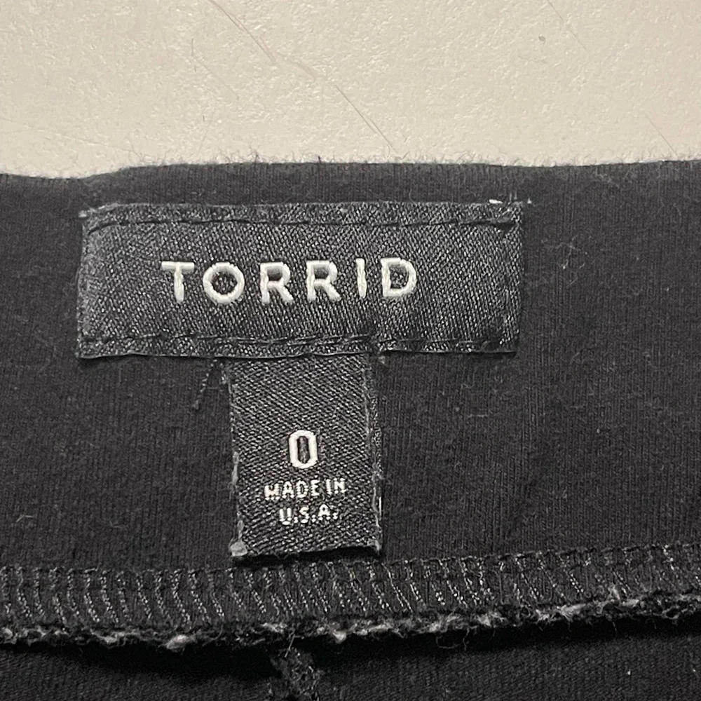 Torrid Plus Size Large 14 Black Knee Length Studded Skirt